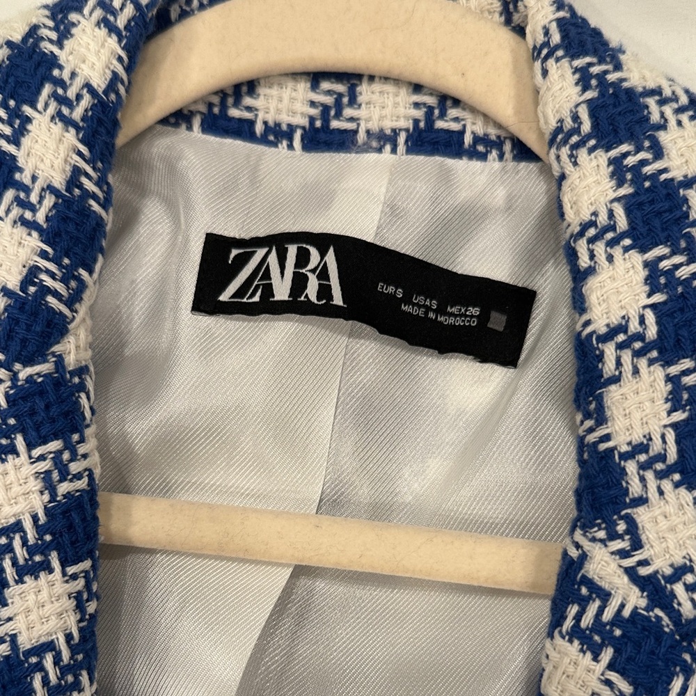 Zara Women's Blue and White Checkered Blazer - Picture 3 of 6